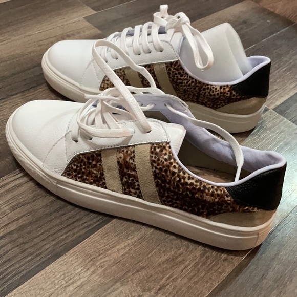 Kaanas Avila Leopard Sneakers Brand New in Box - Picture 5 of 12
